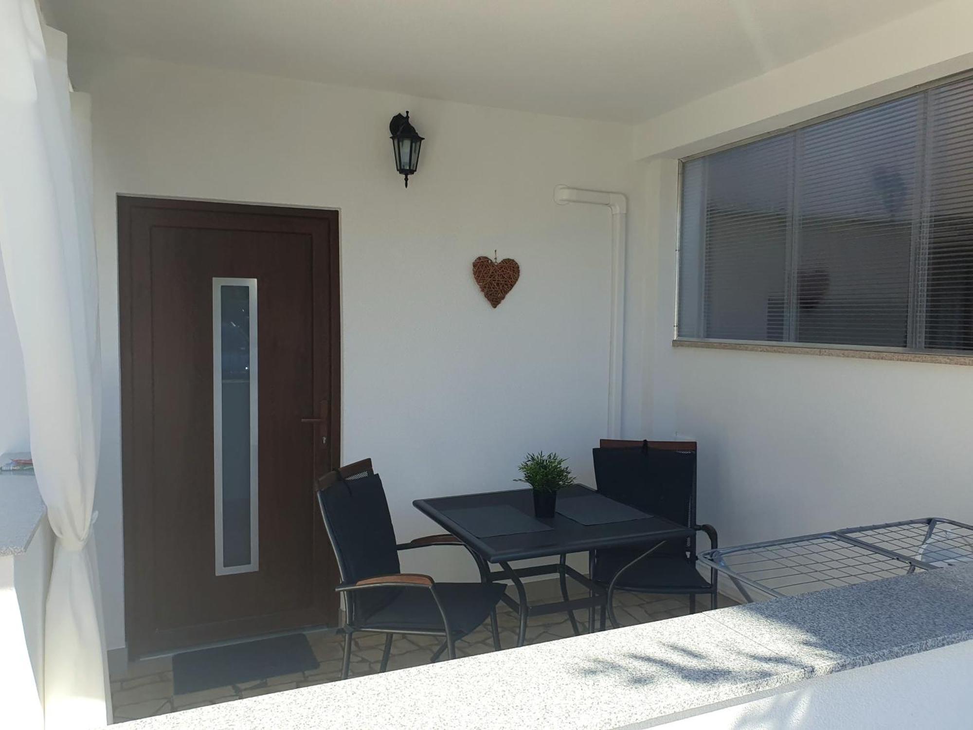Apartments Dejana Stinjan Exterior photo